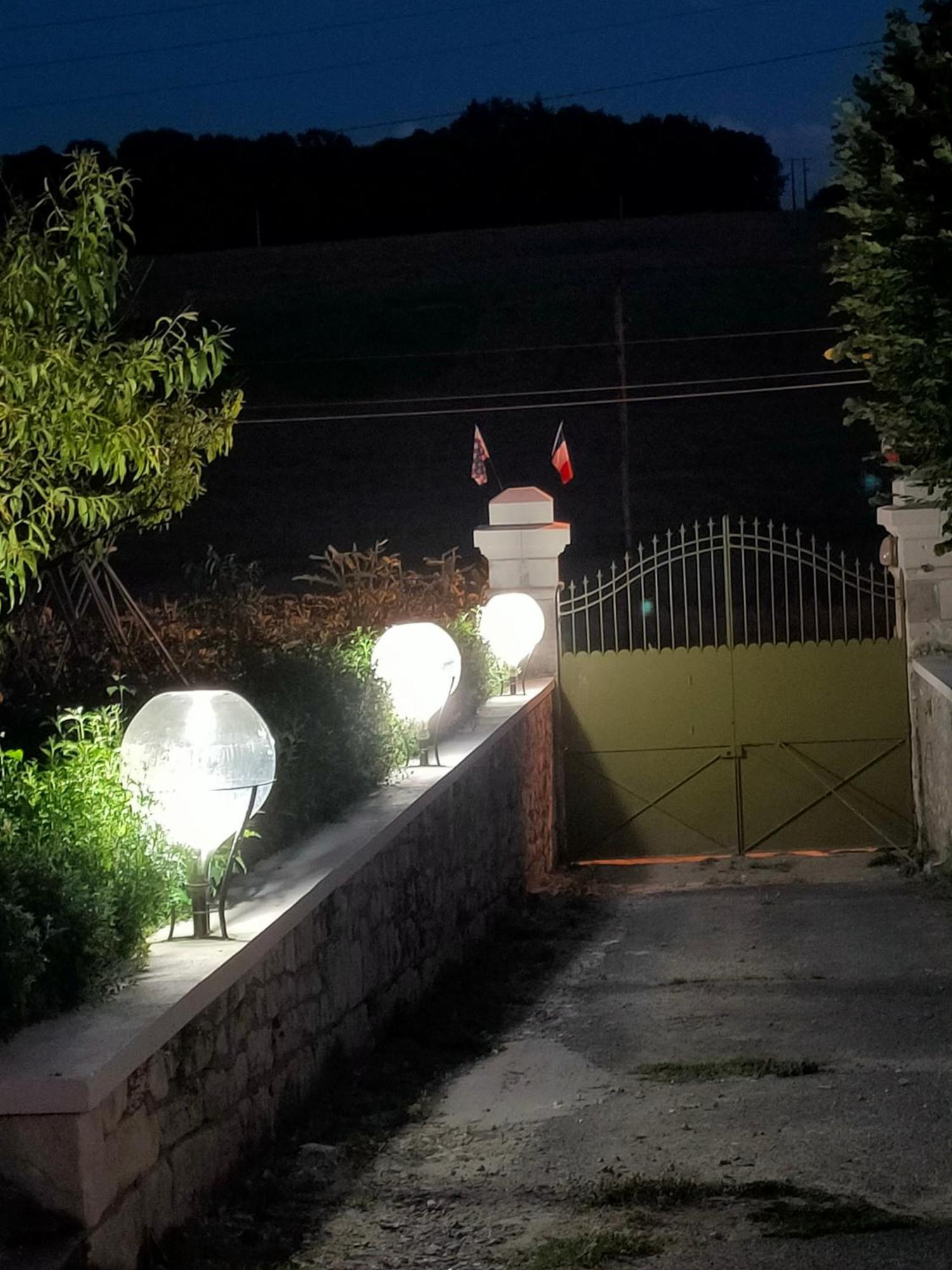 مبيت وإفطار لوش Aux Trois Tilleuls المظهر الخارجي الصورة